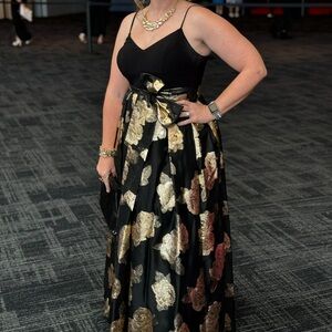 Elegant Black and Gold Floral Skirt